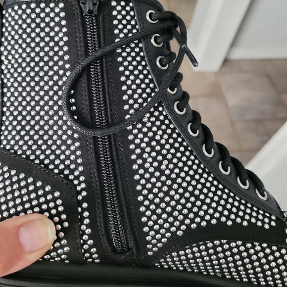 🤑SOLD🤑Gianni Bini non-Stop Studded Chunky Lug Sole Platform Booties - Picture 11 of 15